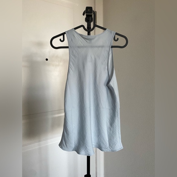 Banana Republic light blue silk tank top - Picture 2 of 2